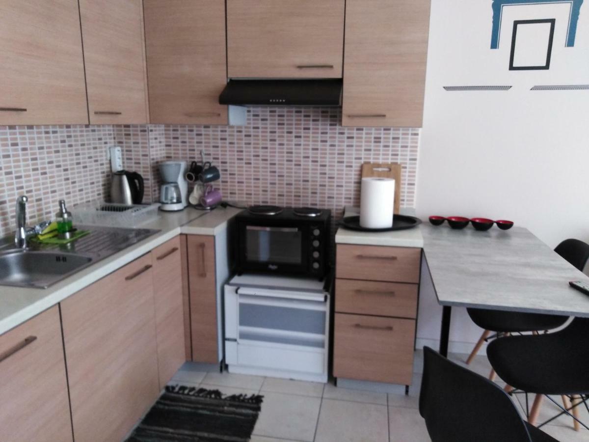Small House In North Euosmos * Thessaloniki